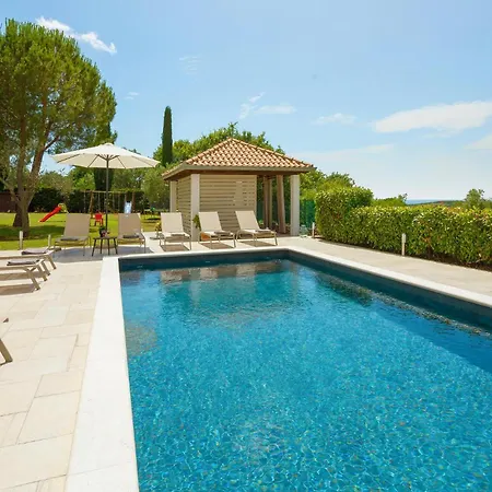 Holiday home Rosy