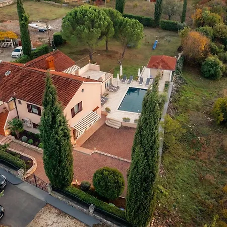 Rosy Holiday home