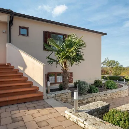 Holiday home Rosy